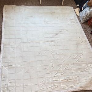 Quilted Cream Bed Throw with Subtle Grid Texture